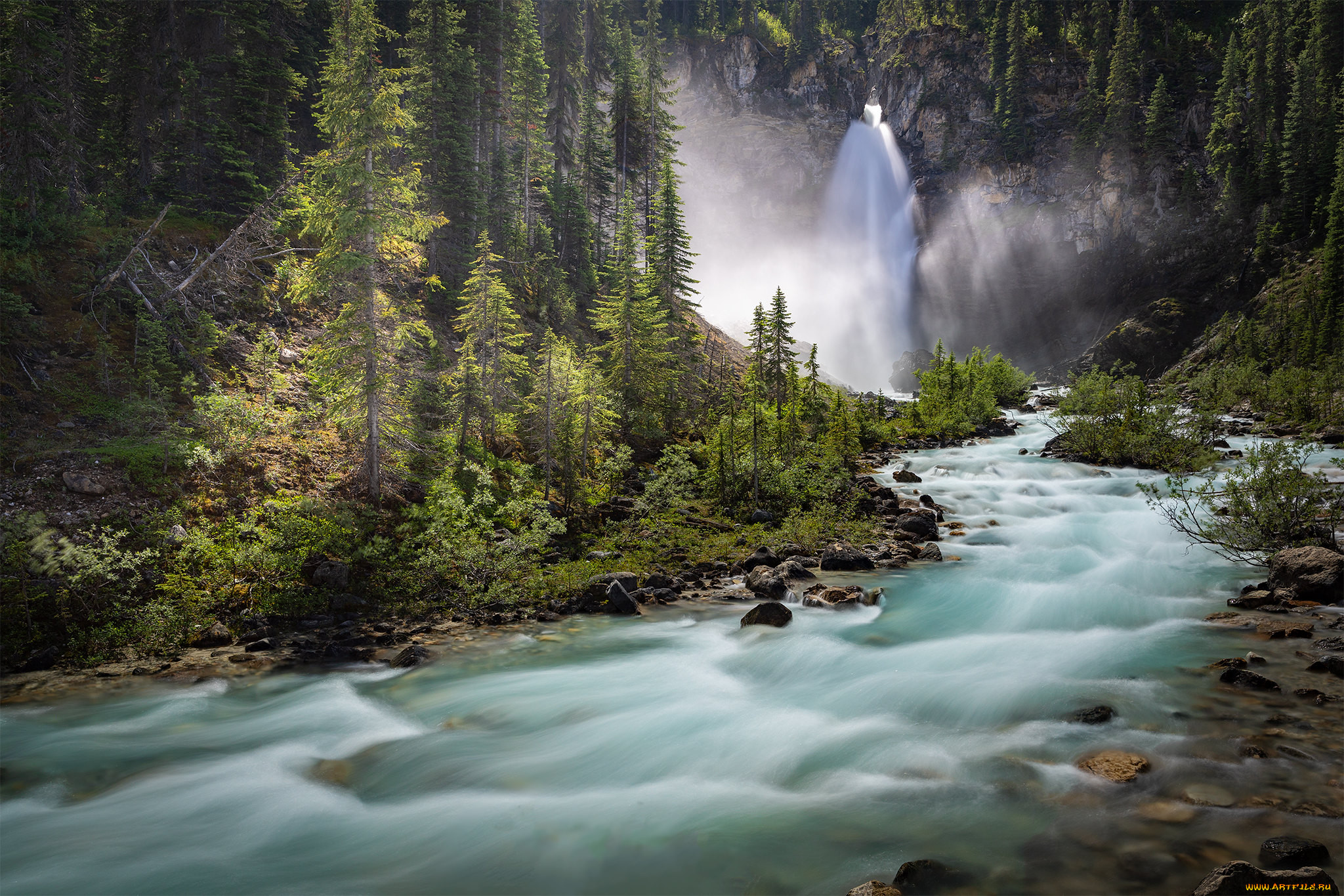 Бурная природа. Бурлящая Горная река. Бурная Горная река водопад. Стремительная Горная река. Бурлящий поток реки.